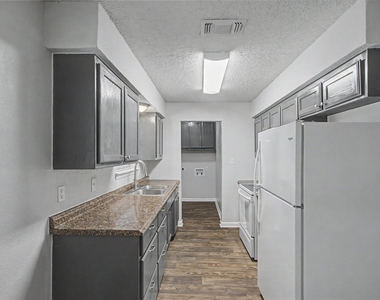 1205 Se 14th Street - Photo Thumbnail 1
