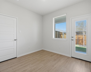 2541 Crestone Drive - Photo Thumbnail 2