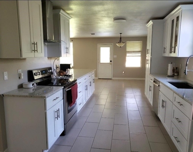 8402 Plantain Court - Photo Thumbnail 2