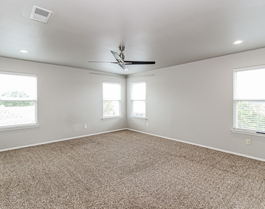 2209 Windsor Farms Drive - Photo Thumbnail 9