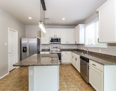 2209 Windsor Farms Drive - Photo Thumbnail 6