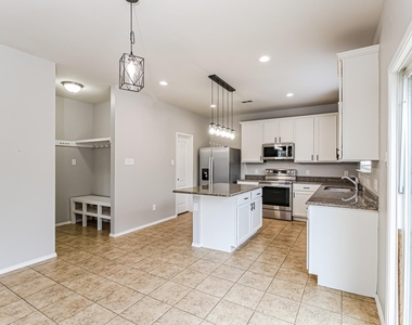 2209 Windsor Farms Drive - Photo Thumbnail 5
