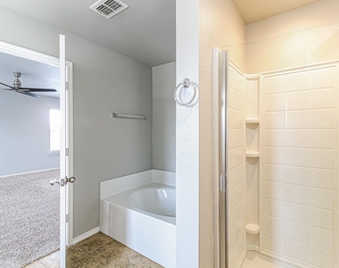 2209 Windsor Farms Drive - Photo Thumbnail 11