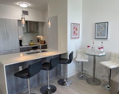 111 Se 1st Avenue - Photo Thumbnail 8