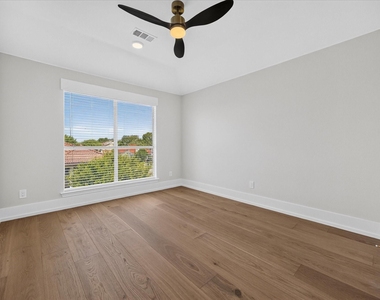 1860 Tahoe Drive - Photo Thumbnail 24