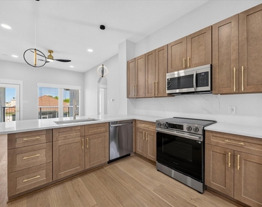 1860 Tahoe Drive - Photo Thumbnail 15