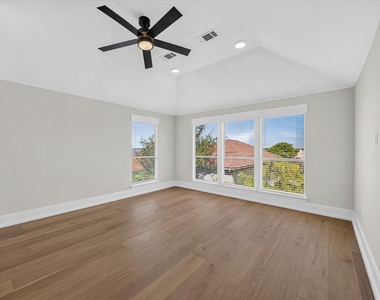 1860 Tahoe Drive - Photo Thumbnail 25
