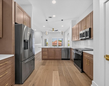 1860 Tahoe Drive - Photo Thumbnail 14