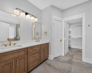 1860 Tahoe Drive - Photo Thumbnail 28