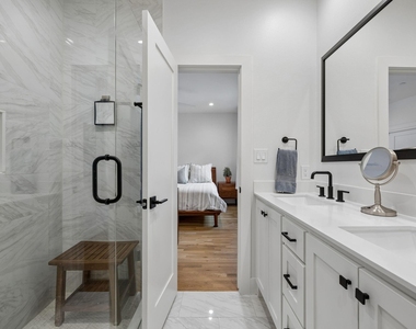 7207 Gaston Avenue - Photo Thumbnail 21