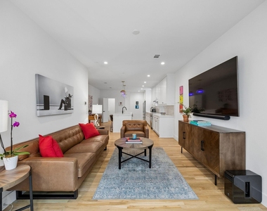 7207 Gaston Avenue - Photo Thumbnail 15