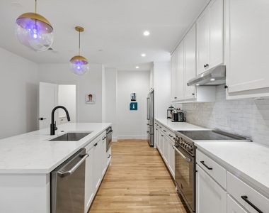 7207 Gaston Avenue - Photo Thumbnail 5