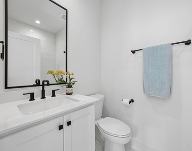 7207 Gaston Avenue - Photo Thumbnail 26
