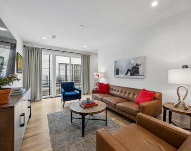 7207 Gaston Avenue - Photo Thumbnail 10