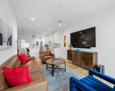 7207 Gaston Avenue - Photo Thumbnail 12