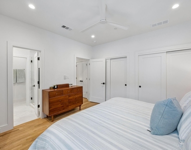 7207 Gaston Avenue - Photo Thumbnail 18