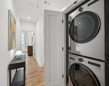 7207 Gaston Avenue - Photo Thumbnail 28