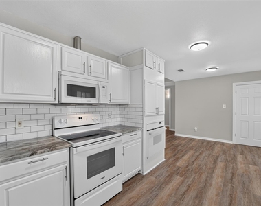 8998 Leroy Road - Photo Thumbnail 8