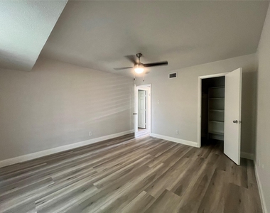 12888 Montfort Drive - Photo Thumbnail 9