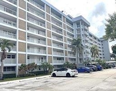 3091 N Course Drive - Photo Thumbnail 15