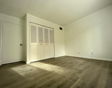 208 Foxtail Drive - Photo Thumbnail 11