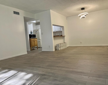 208 Foxtail Drive - Photo Thumbnail 2