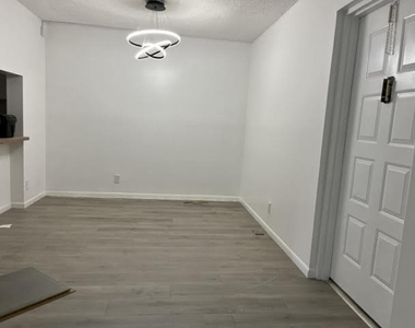 208 Foxtail Drive - Photo Thumbnail 5