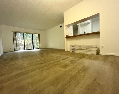208 Foxtail Drive - Photo Thumbnail 15