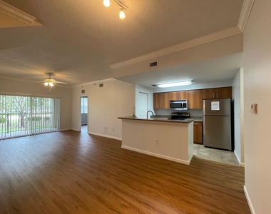 5920 W Sample Road - Photo Thumbnail 6