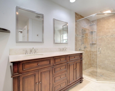 949 Greensward Lane - Photo Thumbnail 6