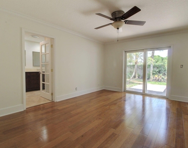 949 Greensward Lane - Photo Thumbnail 5
