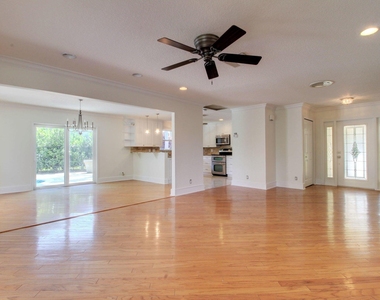 949 Greensward Lane - Photo Thumbnail 2