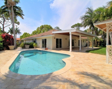 949 Greensward Lane - Photo Thumbnail 11