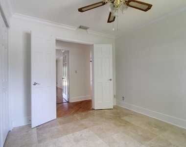 949 Greensward Lane - Photo Thumbnail 7