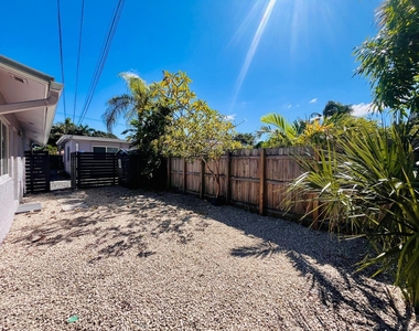 1215 Ne 17th Avenue - Photo Thumbnail 5