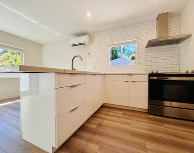 1215 Ne 17th Avenue - Photo Thumbnail 4