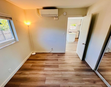 1215 Ne 17th Avenue - Photo Thumbnail 13