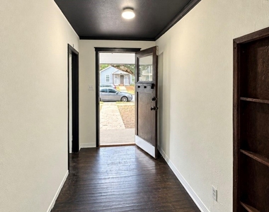 1730 Seevers Avenue - Photo Thumbnail 1