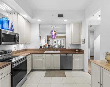 9 Harbour Isle Drive E - Photo Thumbnail 2