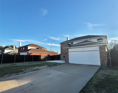829 John Peter Way - Photo Thumbnail 14