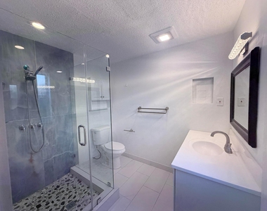 11260 Nw 39th Street - Photo Thumbnail 1