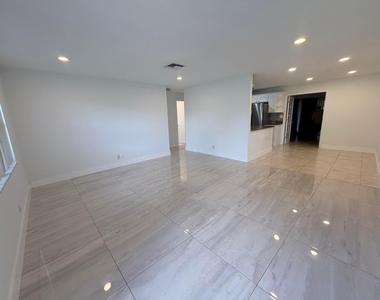 11260 Nw 39th Street - Photo Thumbnail 6