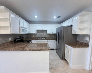 11260 Nw 39th Street - Photo Thumbnail 8