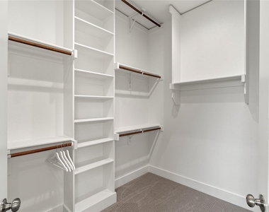 907 Saint George Place - Photo Thumbnail 22