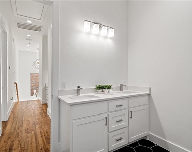907 Saint George Place - Photo Thumbnail 26