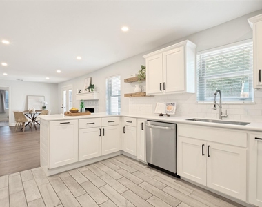 7934 Claremont Drive - Photo Thumbnail 13