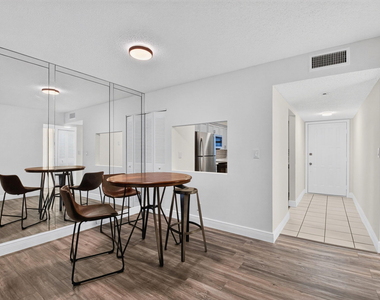 2121 W Woolbright Road - Photo Thumbnail 4