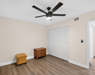 2121 W Woolbright Road - Photo Thumbnail 17