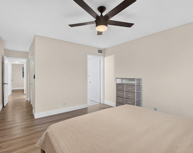 2121 W Woolbright Road - Photo Thumbnail 21