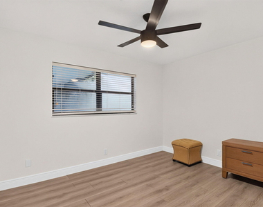 2121 W Woolbright Road - Photo Thumbnail 16